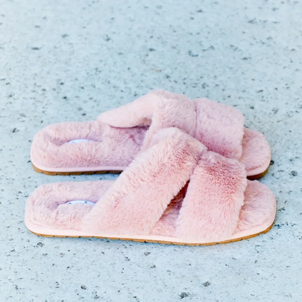 Qupid faux furry slides cozy fuzzy slippers PINK NEW - Picture 6 of 6